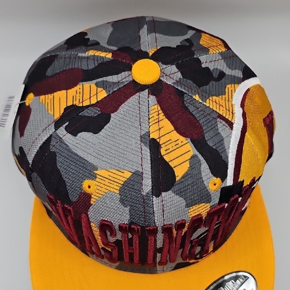 Washington Camo Snapback Hat - Picture 5 of 6